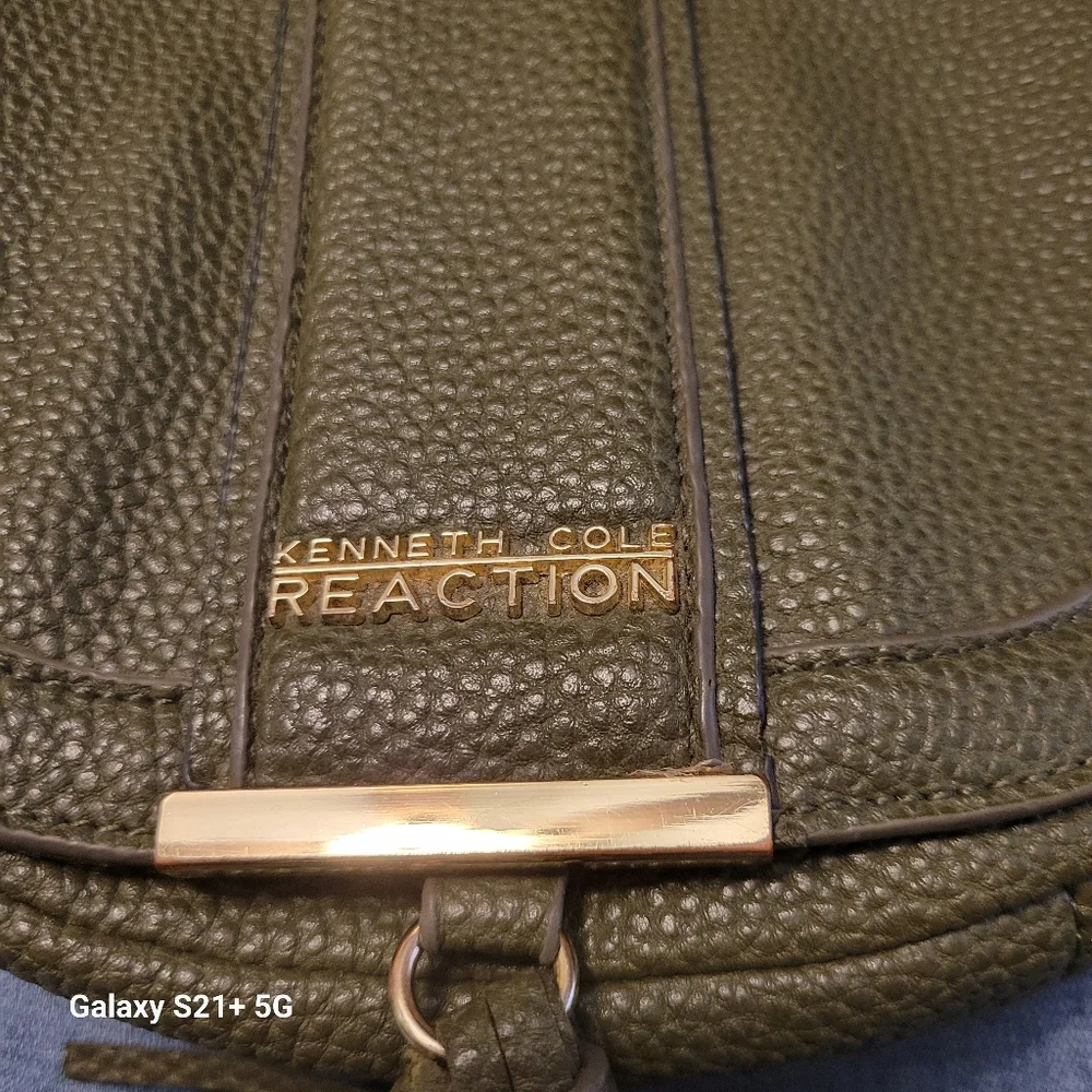 Kenneth Cole Shoulder 8.5inX6in